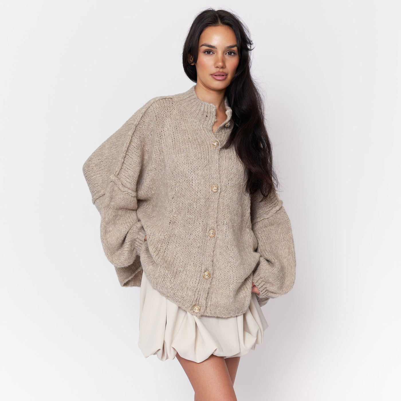 ZÉLIE™ - Cardigan Oversize CozyGlam avec Boutons Dorés Élégants